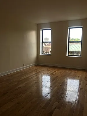 Rented by PMG Real Estate  | media 23