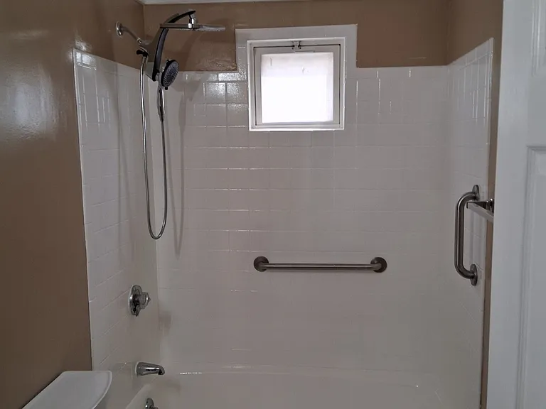 44 Capen St #1 — Photo 15