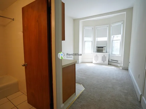 1223 Beacon St, Brookline, MA