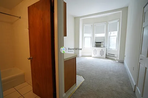1223 Beacon St #105 Photo 1