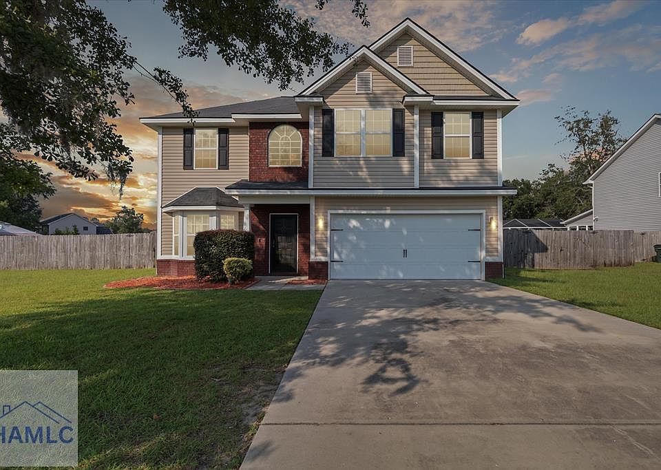 1st image of 223 Cumberland Dr NE
