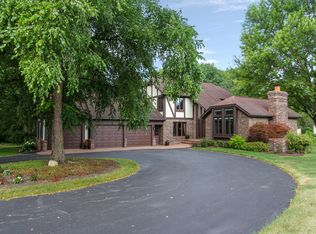 881 Scott Pl, Libertyville, IL
