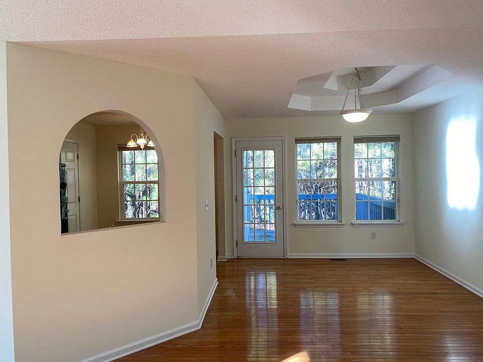 2nd image of 3093 Crest Ridge Cir SW