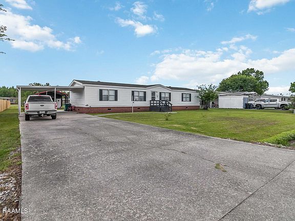 3rd image of 906 Troy Rd