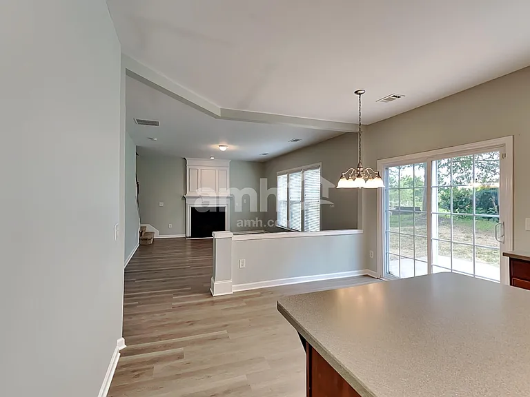811 Greenwood Xing — Photo 4