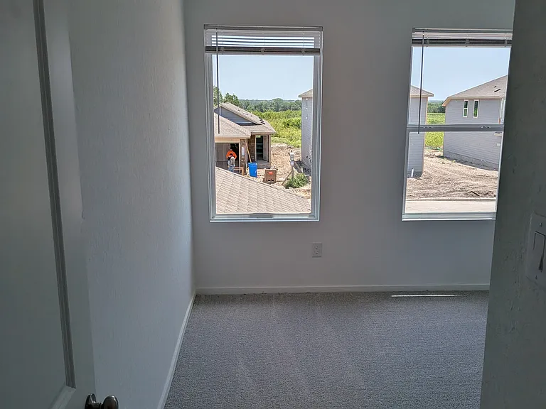 10717 Aqueduct Crk — Photo 11