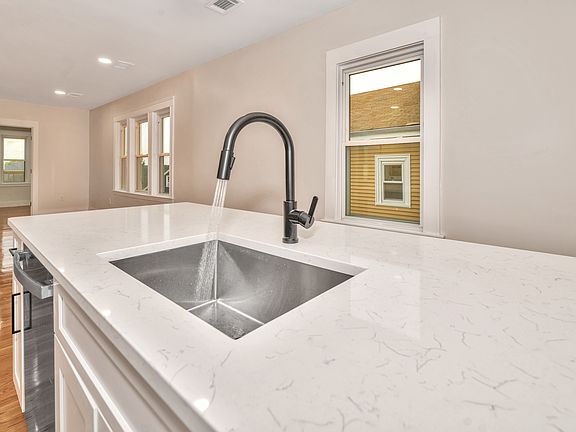 5th image of 30-32 Westmore Rd #2
