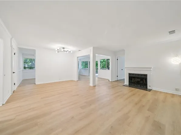 22 Dunwoody Springs Dr, Sandy Springs, GA 30328