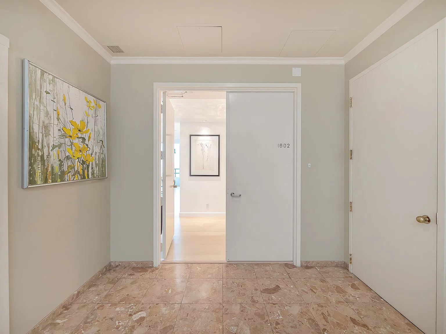2 bed, 2.5 bath, 2330 sqft, $15,750 — Photo 2