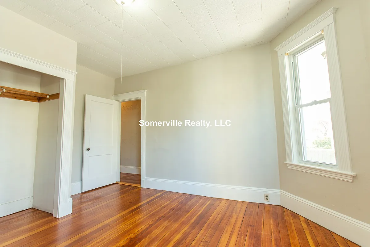 Building Photo - 25 Ashford St #3