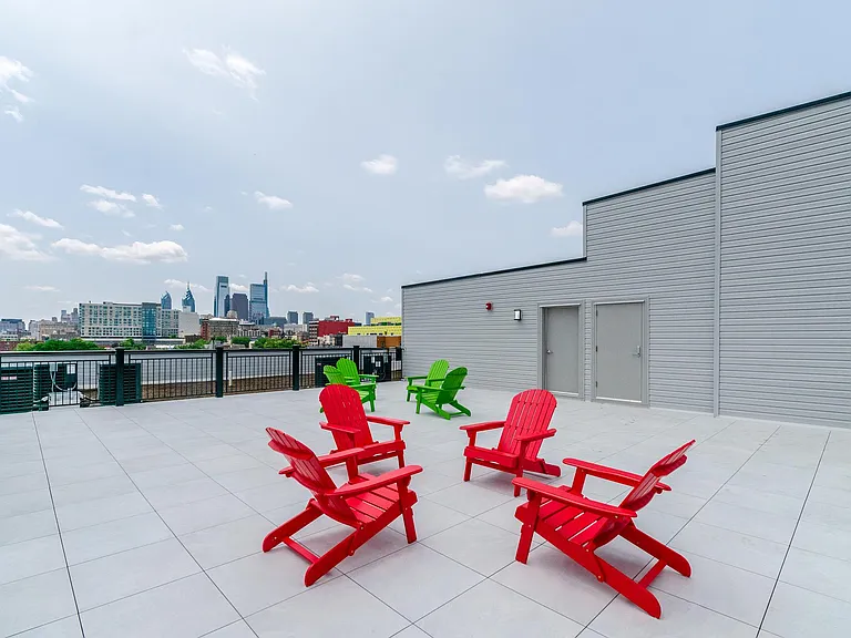 1201 W Girard Ave — Photo 7