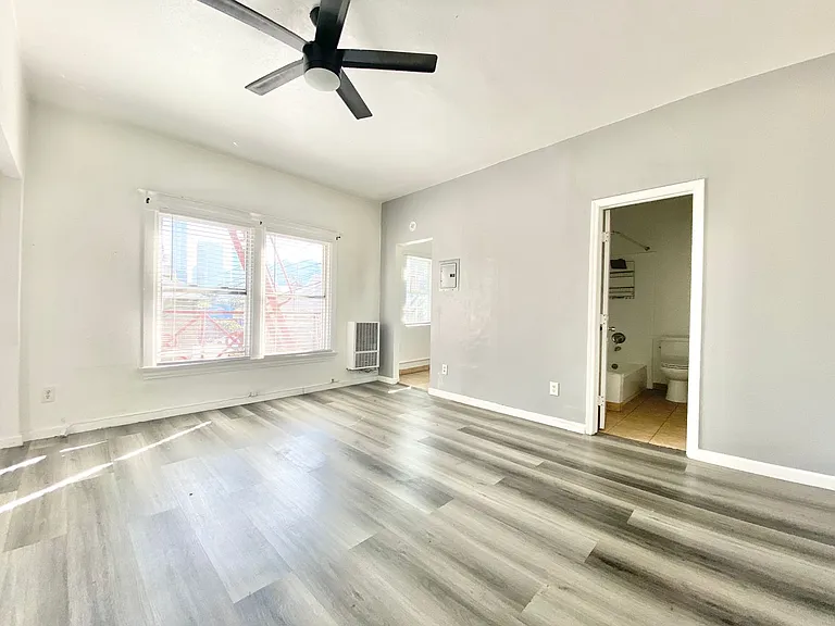 The Ritz Apartments — Photo 10