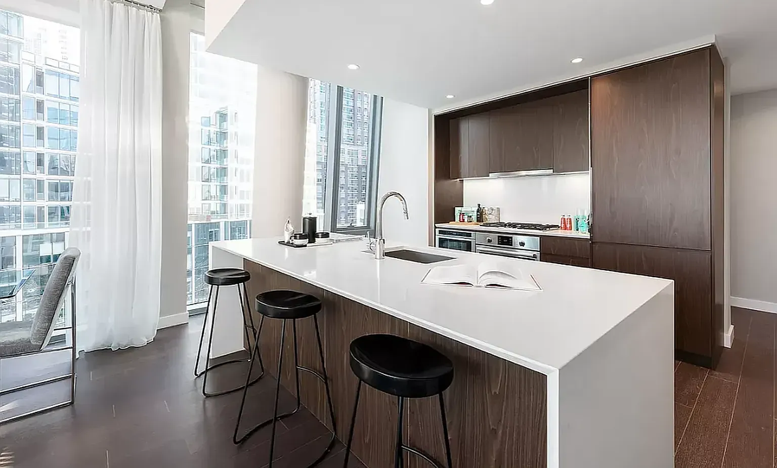 645 West 59th Street — Photo 2