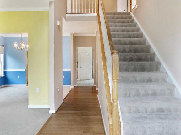 4th image of 1075 Deer Mountain Dr
