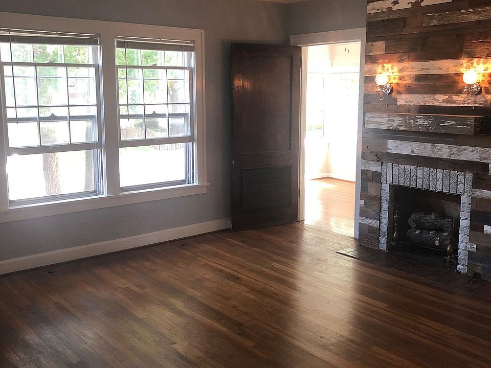 1st image of 401 E 70th St #1