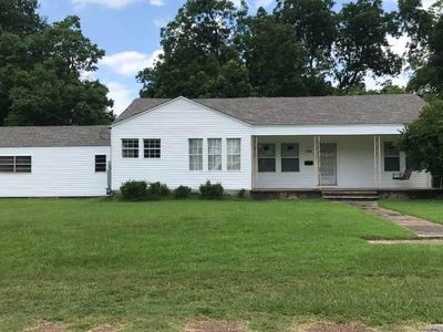 126 W Browning St, De Kalb, TX, 75559