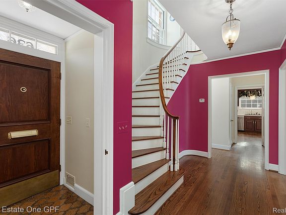 2nd image of 636 Middlesex Rd