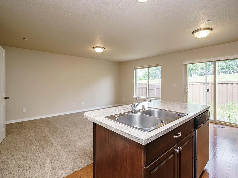 844 NE 109th Ct — Photo 4