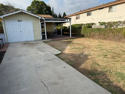 9827 Marshall St Photo 1
