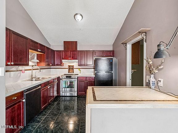 5th image of 5065 KNIGHTSBRIDGE Circle N