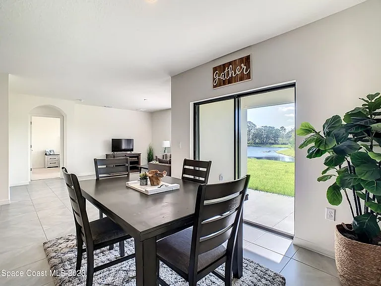2243 Capital Dr SE — Photo 13