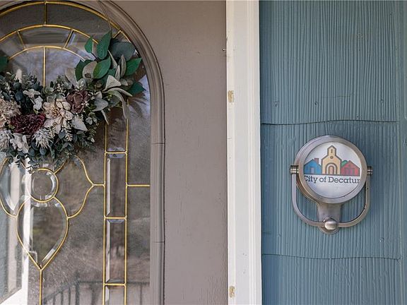 5th image of 223 Kathryn Ave