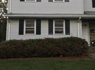 6 Jill Ct, Edison, NJ 08817