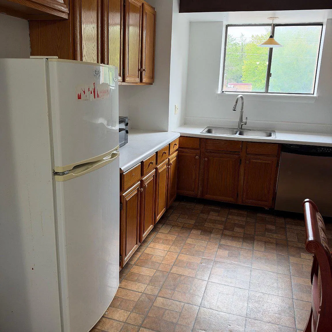 3 bed, 2.0 bath, 900 sqft, $3,000 — Photo 2