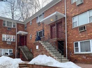 340 Undercliff Ave #5B, Edgewater, NJ 07020