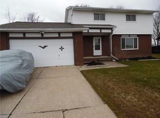 7222 Raynham Dr, Bedford, OH