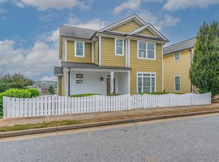 105 Lawndale Dr, Greer, SC 29651