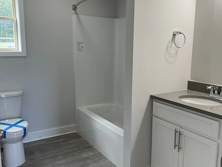721 Burdeck St — Photo 5