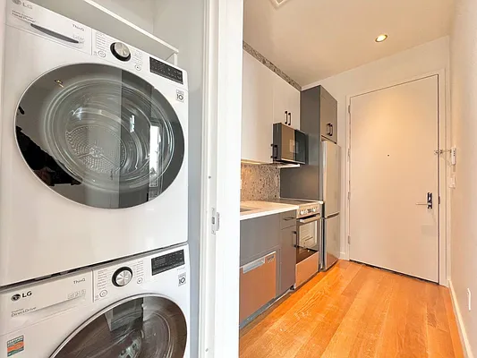 Rented by Doorway NYC, LLC | media 13