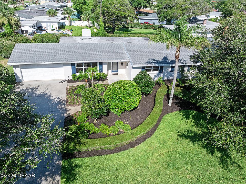 1st image of 240 Oak Dr