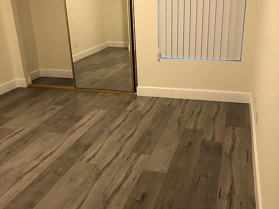 2nd image of 2935 Montrose Ave #204