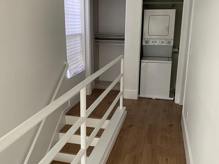 3958 Richmond St — Photo 8
