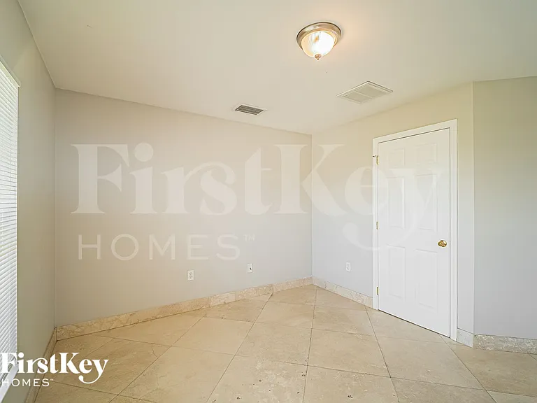 1606 SW 14th St — Photo 14