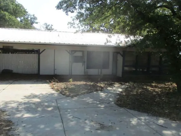 316 Hickorywood St, Azle, TX 76020