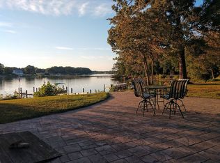 240 Oak Ln, Reedville, VA 22539