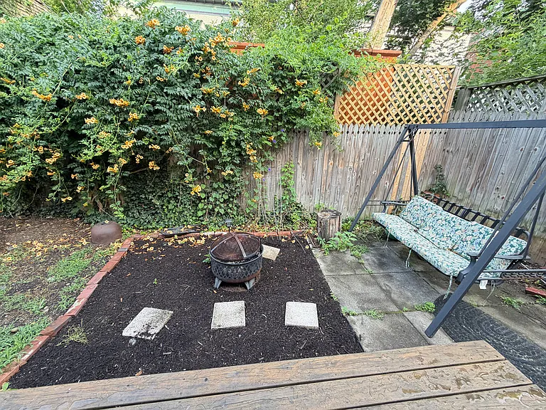 150 Stratford Ave #1 — Photo 21