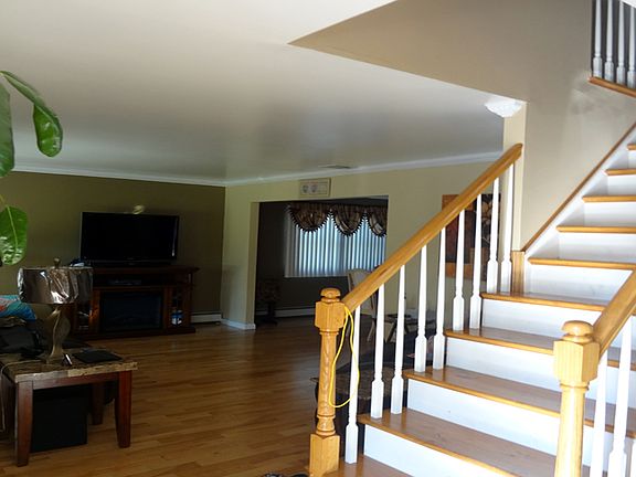 4th image of 535 Hellwig Ln