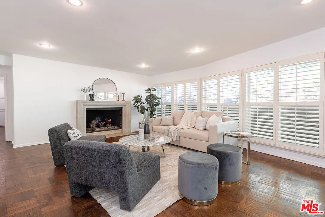 3 bed, 2.0 bath, 1497 sqft, $8,000 — Photo 3