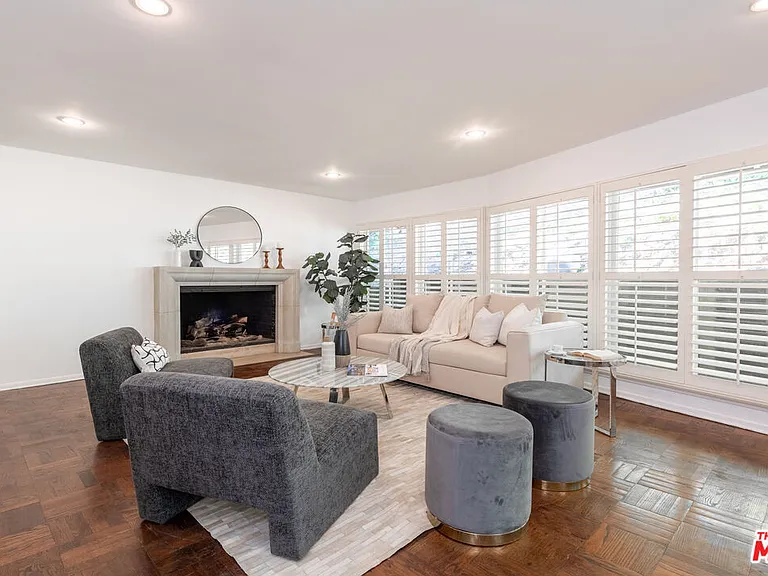 2559 Hutton Dr — Photo 3