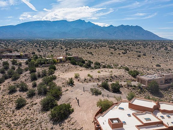 4th image of 11 Sky Mountain Rd