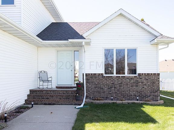 2nd image of 1572 3rd St E