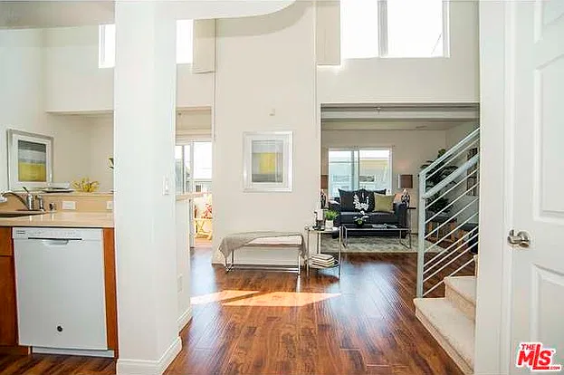 1 bed, 980 sqft, $3,695 — Photo 4
