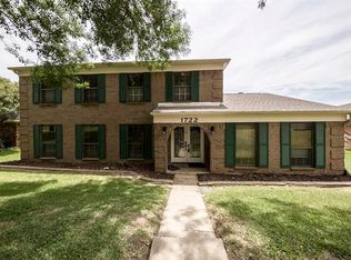 1722 Southampton Dr, Carrollton, TX 75007