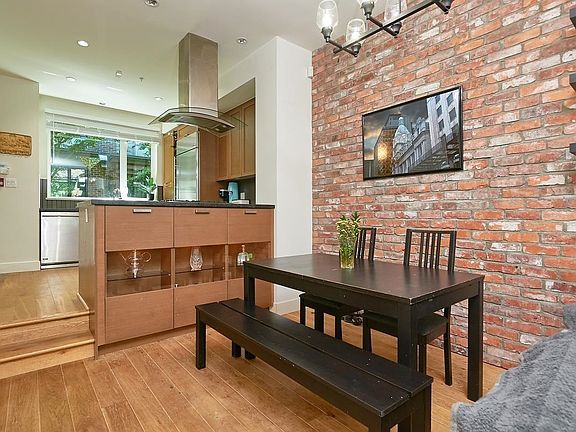 4th image of 230 Salter St #2