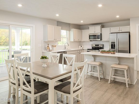 4th image of 1794 Piney Creek Road NE