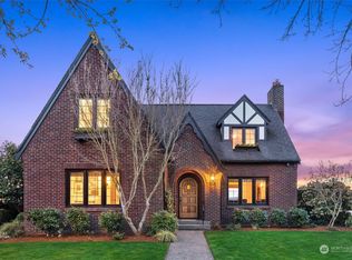 2585 Crestmont Pl W, Seattle, WA 98199